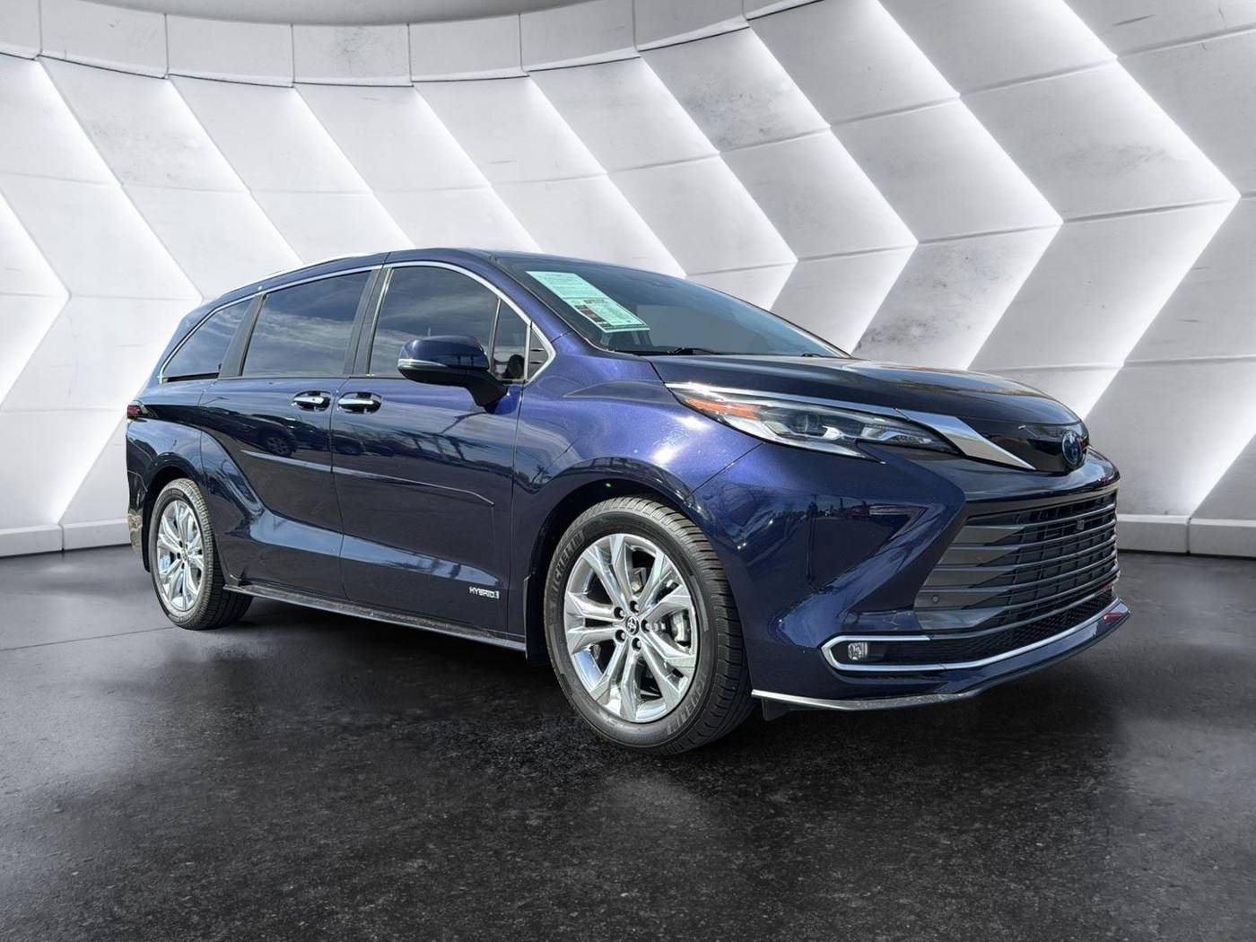 2021 Toyota Sienna Platinum — Minivan — 64,177 mi — Mesa, AZ