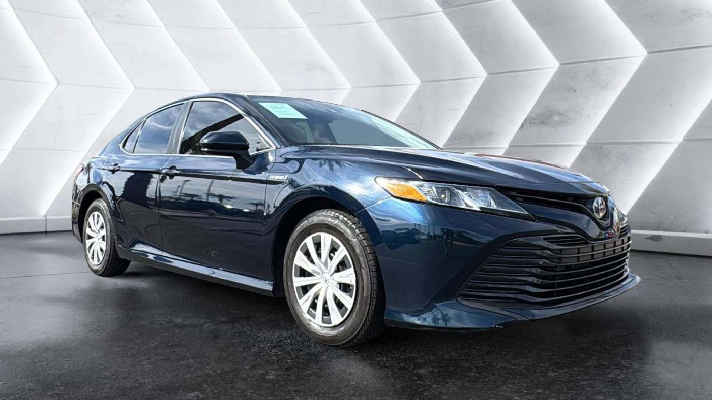 2019 Toyota Camry Hybrid LE — Sedan — 38,318 mi — Mesa, AZ