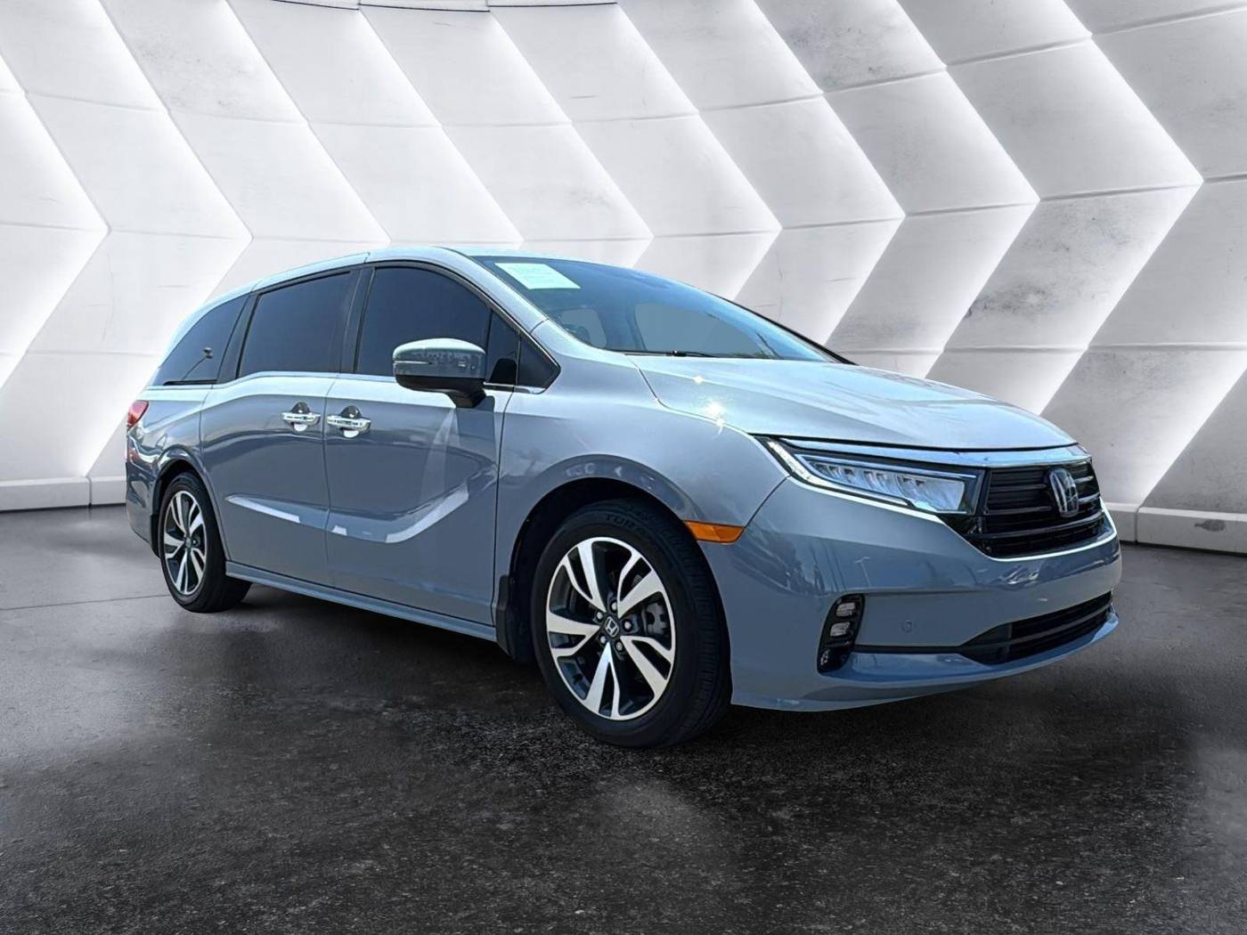 2023 Honda Odyssey Touring — Minivan — 21,437 mi — Mesa, AZ