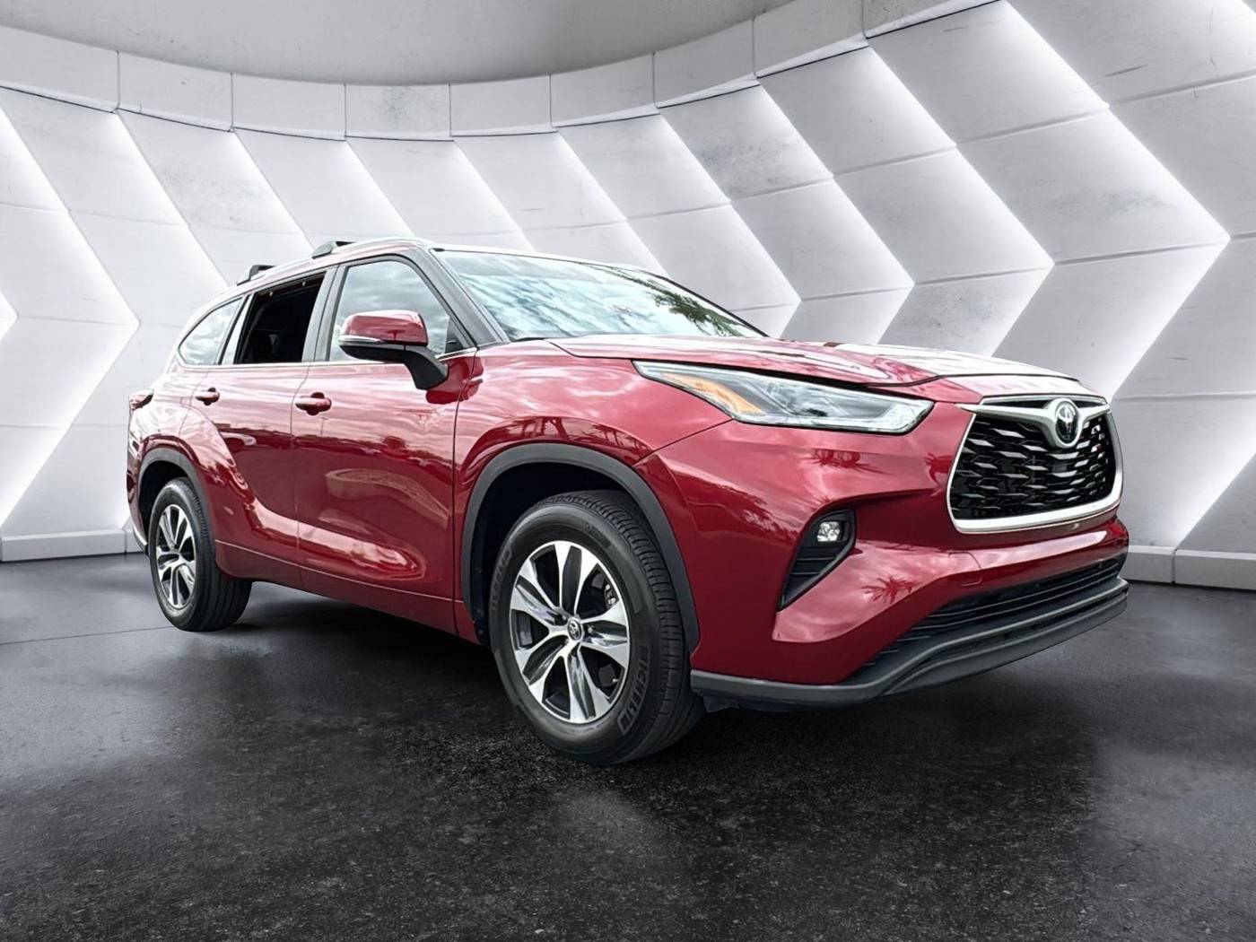 2024 Toyota Highlander XLE — SUV — 13,429 mi — Mesa, AZ