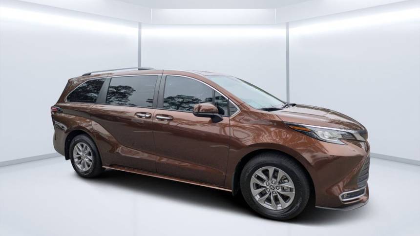 2022 Toyota Sienna XLE — Minivan — 52,529 mi — Jacksonville, FL