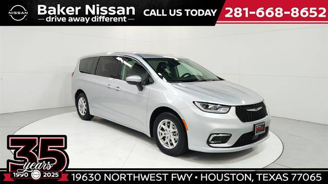2023 Chrysler Pacifica Touring L — Minivan — 65,138 mi — Houston, TX