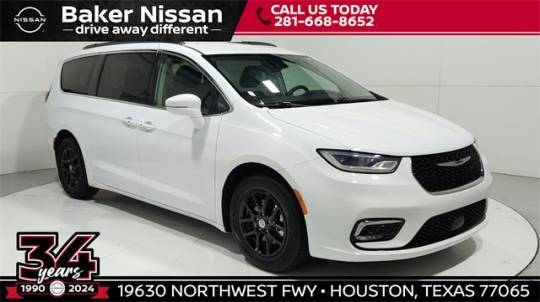 2022 Chrysler Pacifica Touring L — Minivan — 68,518 mi — Houston, TX
