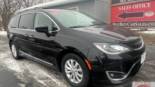 2017 Chrysler Pacifica Touring L — Minivan — 76,304 mi — North Syracuse, NY