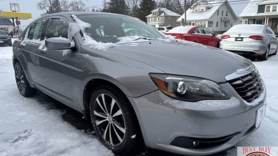 2013 Chrysler 200 Touring — Sedan — 98,501 mi — North Syracuse, NY