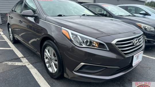 2016 Hyundai Sonata SE — Sedan — 127,843 mi — North Syracuse, NY
