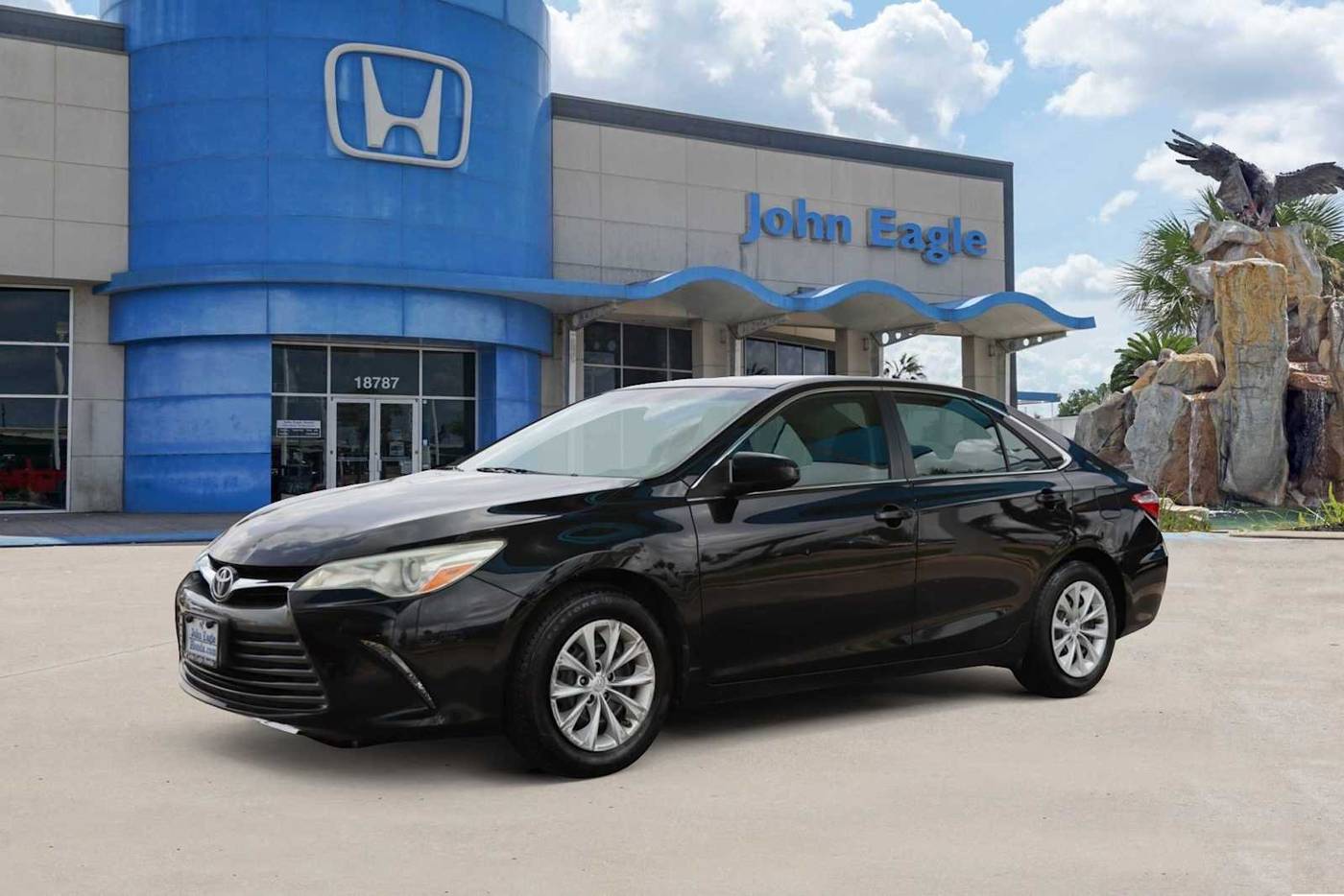 2016 Toyota Camry LE — Sedan — 157,560 mi — Houston, TX