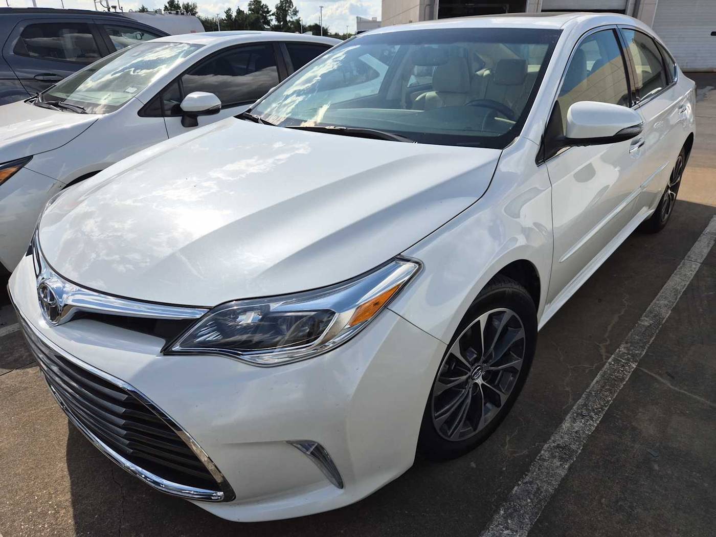 2016 Toyota Avalon XLE Premium — Sedan — 52,003 mi — Houston, TX