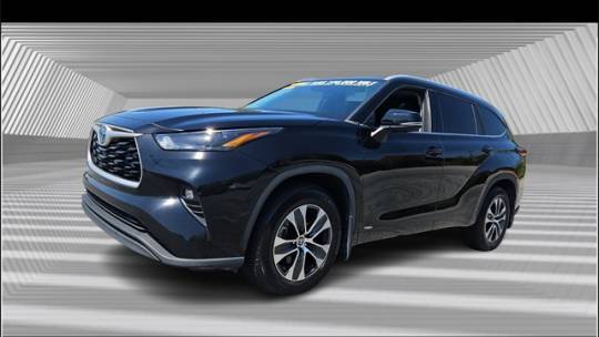 2022 Toyota Highlander Hybrid XLE