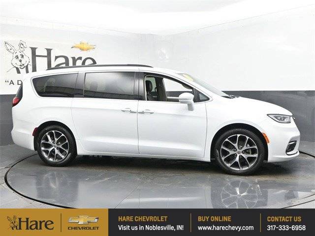 2022 Chrysler Pacifica Touring L — Minivan — 37,349 mi — Noblesville, IN