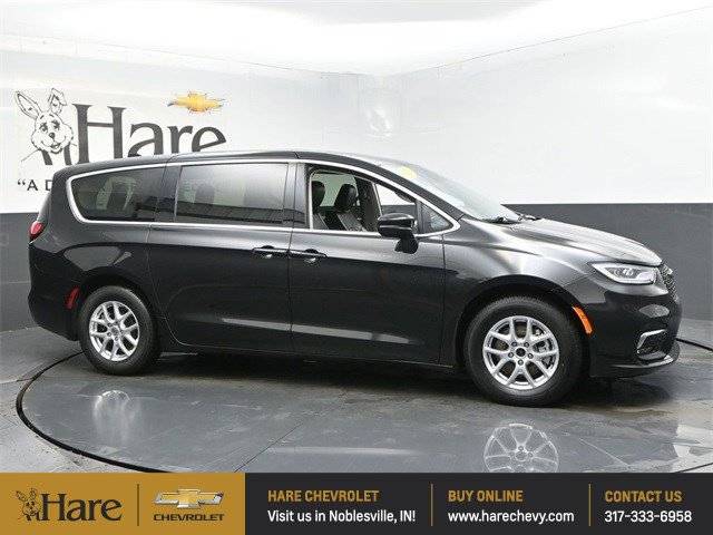 2023 Chrysler Pacifica Touring L — Minivan — 65,153 mi — Noblesville, IN