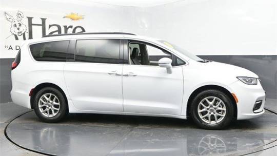 2022 Chrysler Pacifica Touring L — Minivan — 64,732 mi — Noblesville, IN