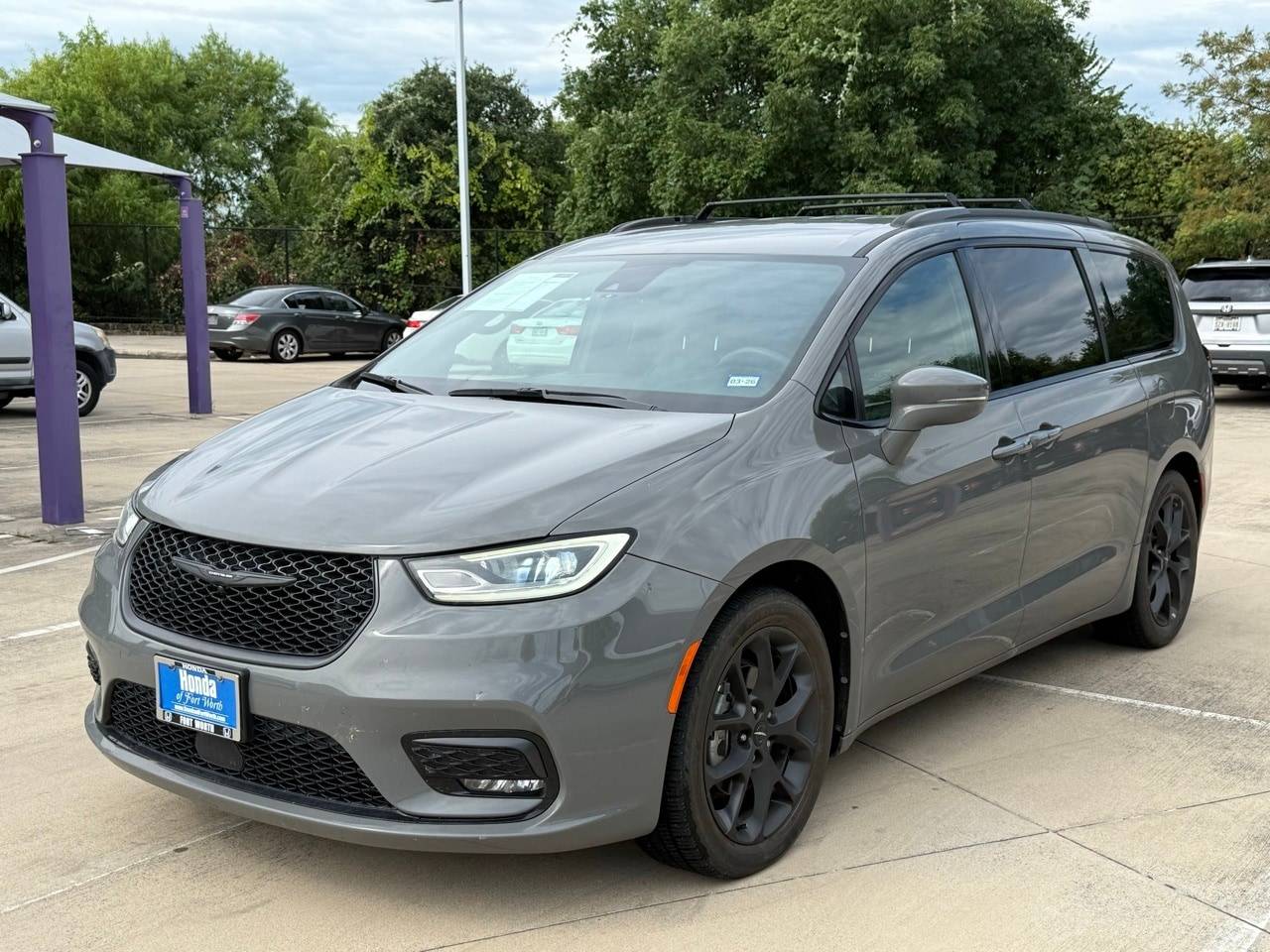 2022 Chrysler Pacifica Touring L — Minivan — 89,822 mi — Fort Worth, TX