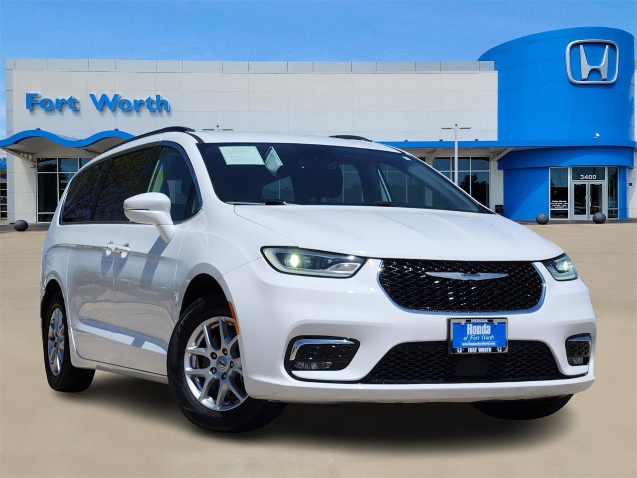2022 Chrysler Pacifica Touring L — Minivan — 68,345 mi — Fort Worth, TX