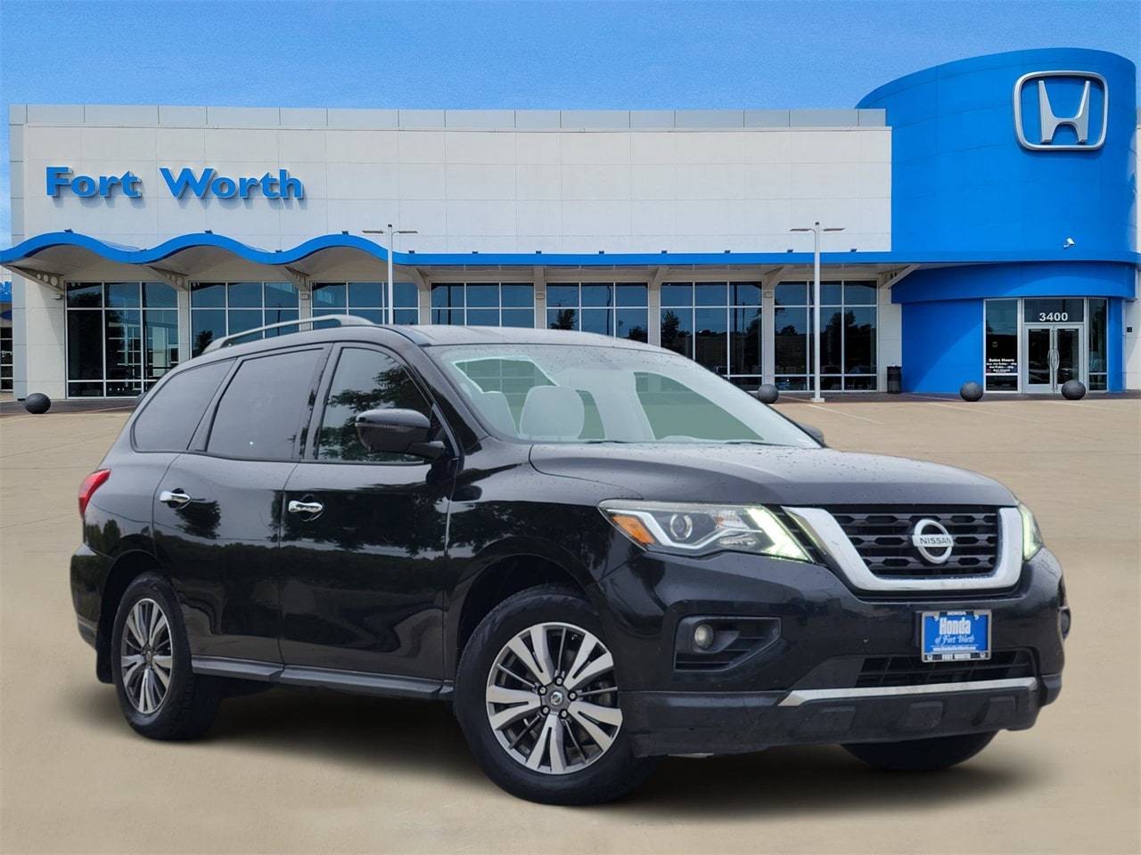 2017 Nissan Pathfinder SL — SUV — 129,316 mi — Fort Worth, TX