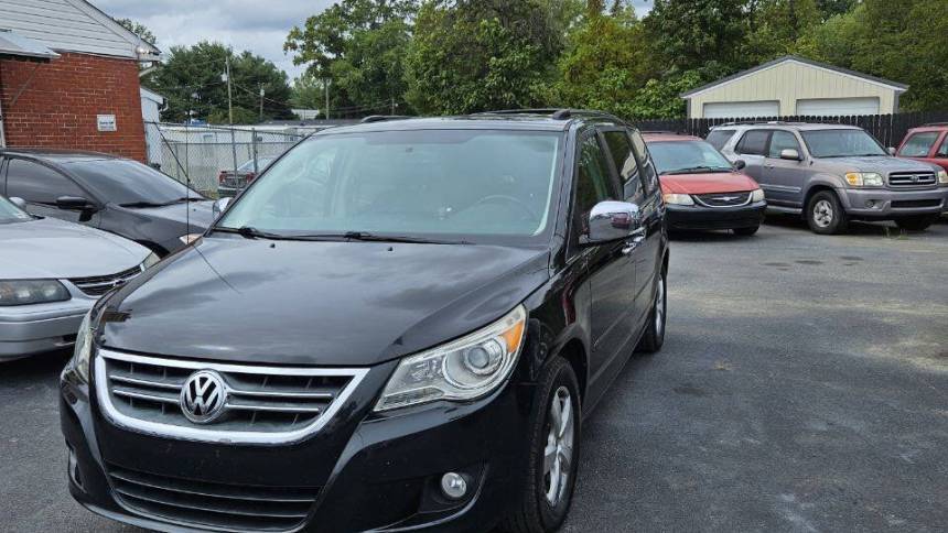 2010 Volkswagen Routan SEL Premium — Minivan — 121,651 mi — New Castle, DE