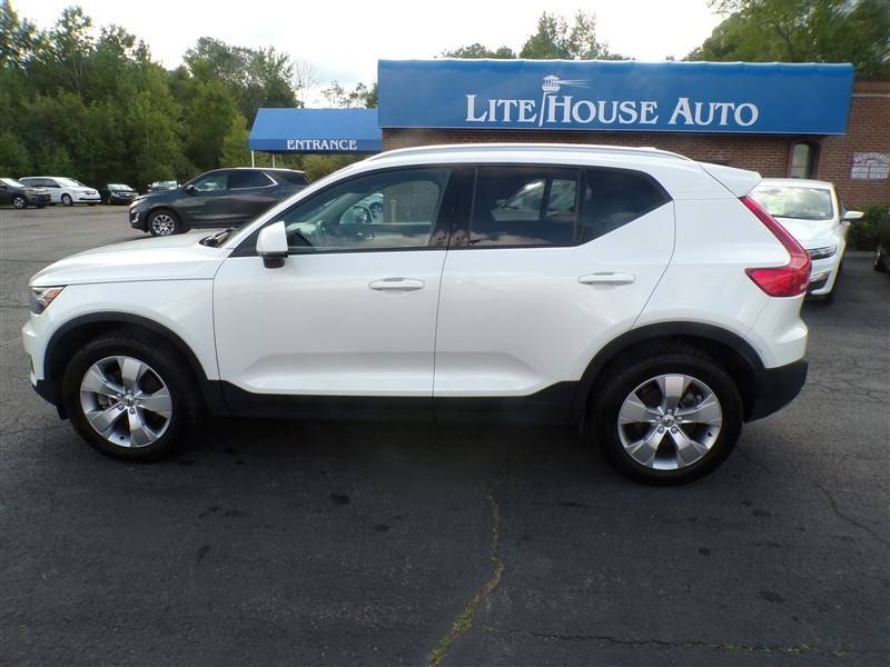 2022 Volvo XC40 Momentum — SUV — 103,786 mi — Lakewood, NY