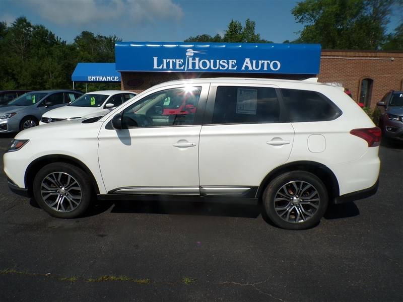 2017 Mitsubishi Outlander ES — SUV — 116,430 mi — Lakewood, NY