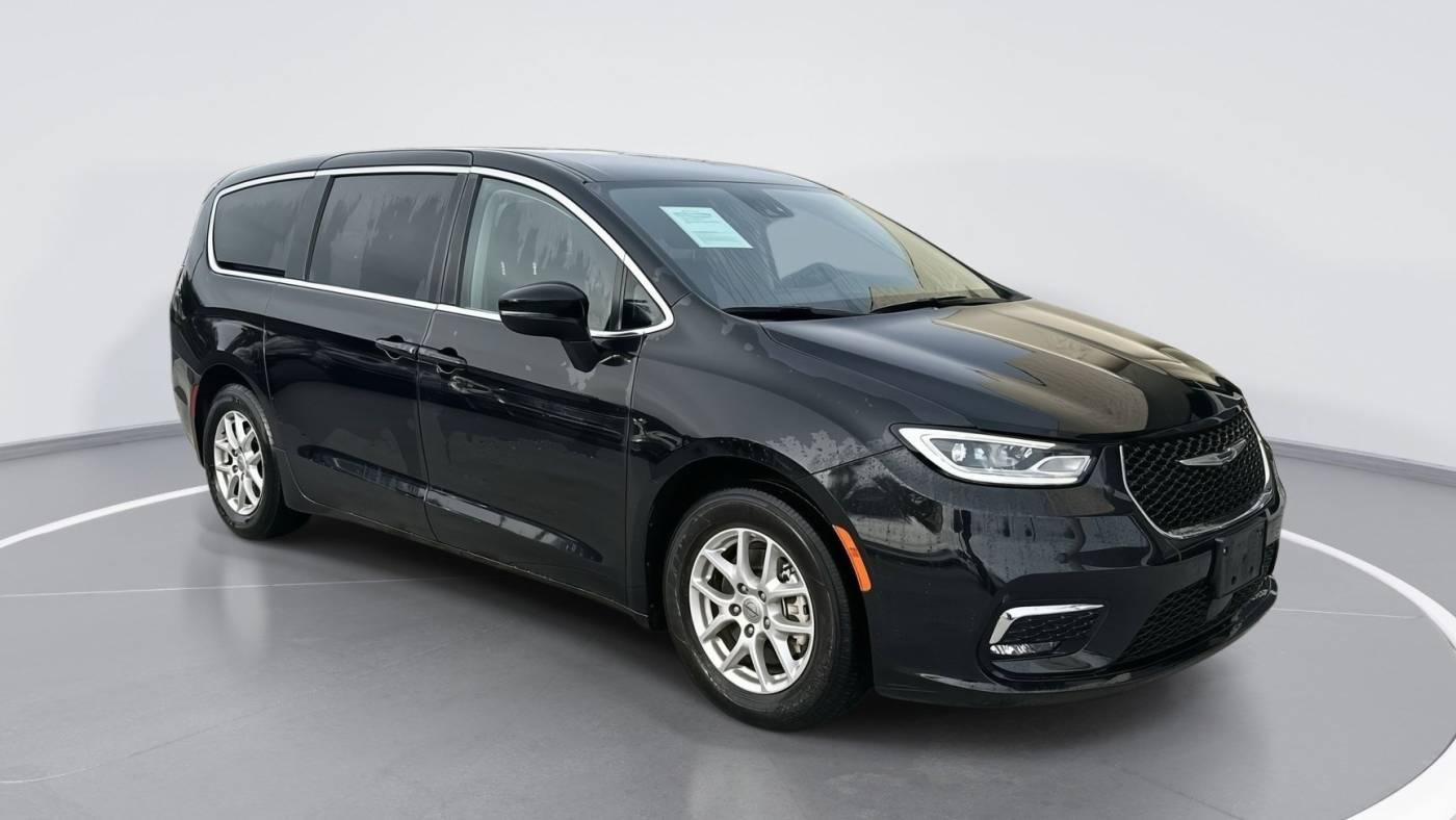 2023 Chrysler Pacifica Touring L — Minivan — 63,644 mi — Wilmington, NC