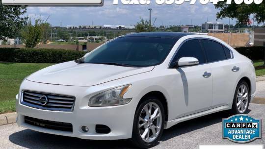 white nissan maxima 2013