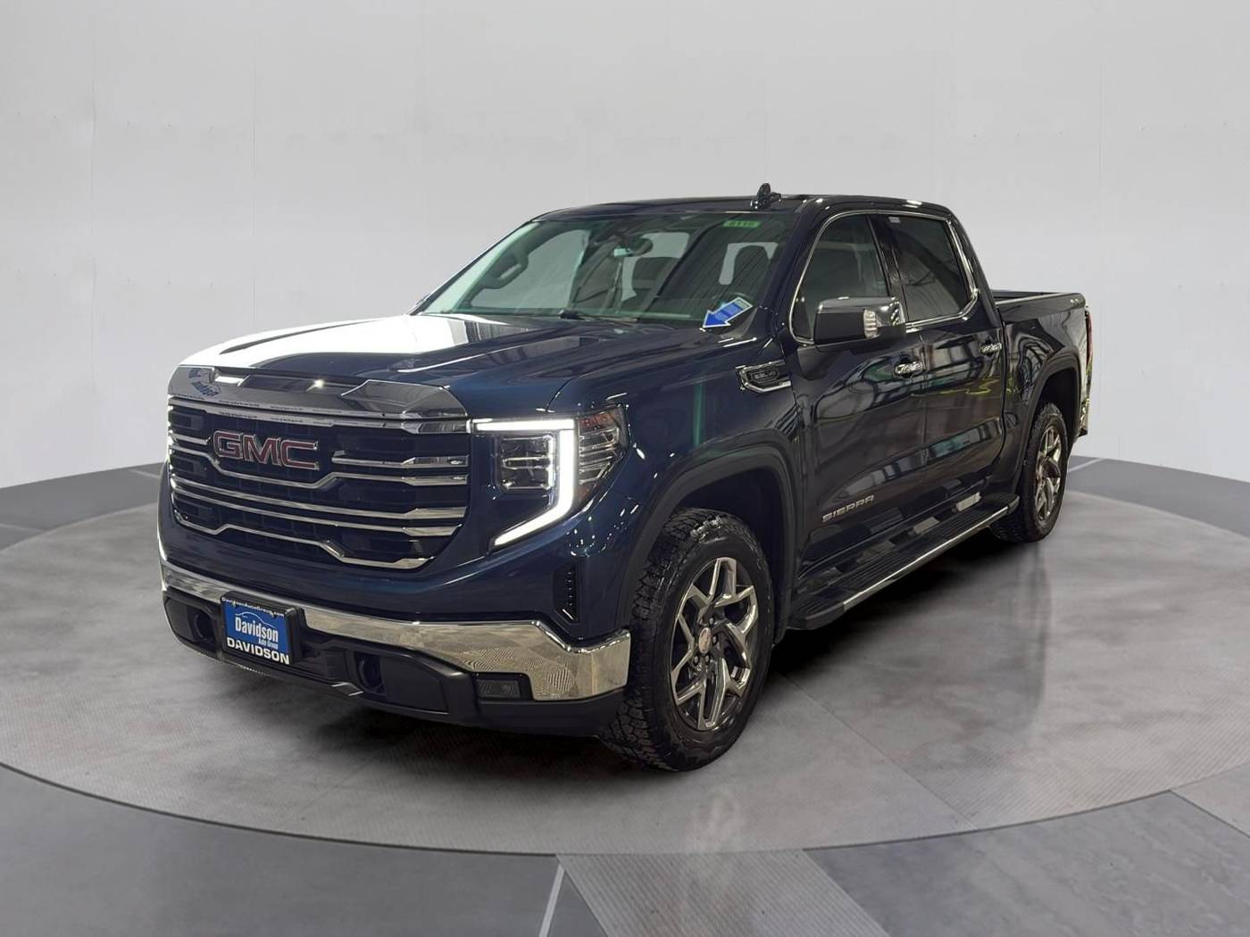 2023 GMC Sierra 1500 SLT — Pickup Truck — 30,728 mi — Watertown, NY