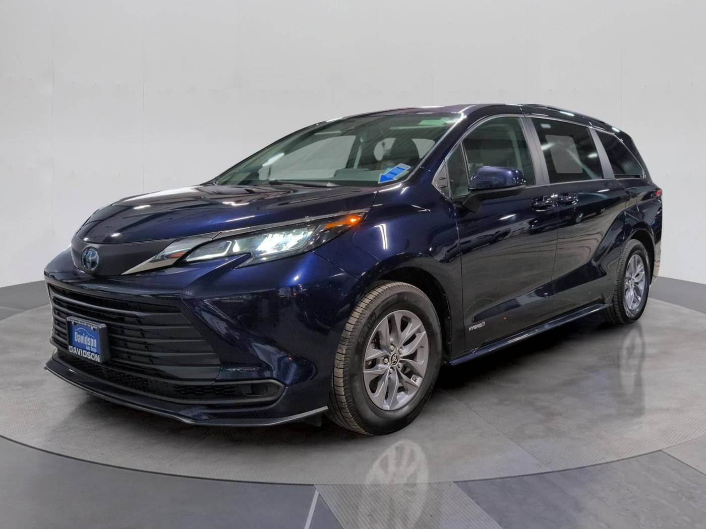 2021 Toyota Sienna LE — Minivan — 60,449 mi — Watertown, NY