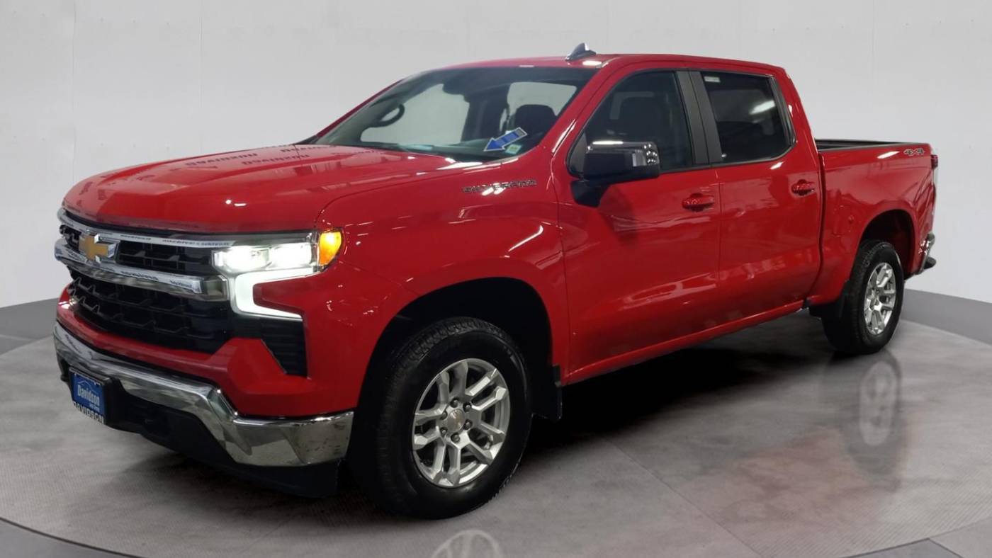 2024 Chevrolet Silverado 1500 LT — Pickup Truck — 5,787 mi — Watertown, NY
