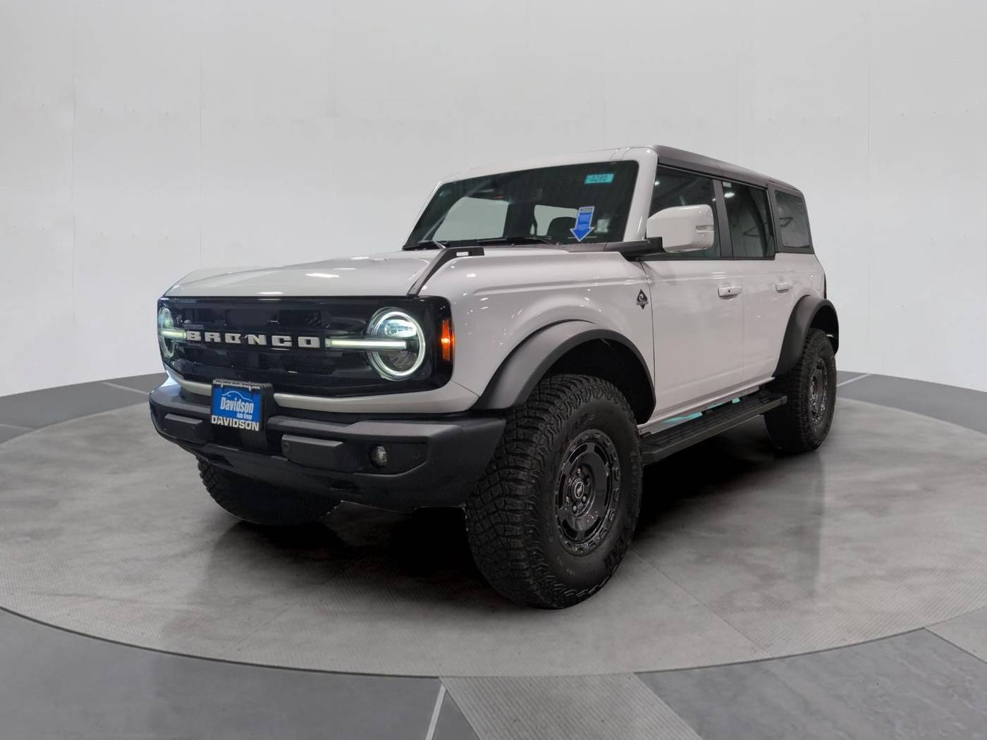 2024 Ford Bronco Outer Banks — SUV — 784 mi — Watertown, NY