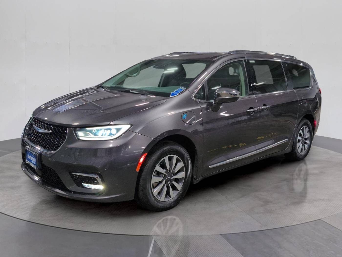 2021 Chrysler Pacifica Hybrid Limited — Minivan — 59,229 mi — Watertown, NY