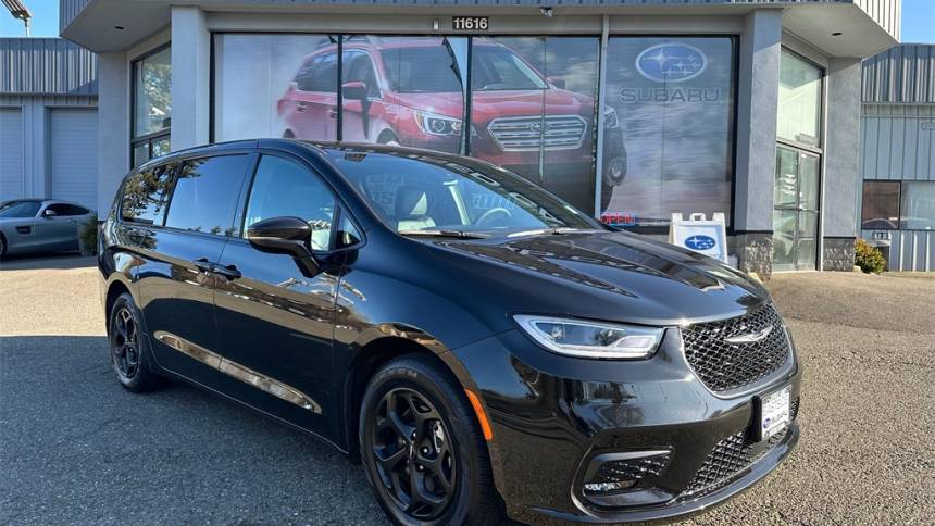 2022 Chrysler Pacifica Hybrid Touring L — Minivan — 33,379 mi — Kirkland, WA