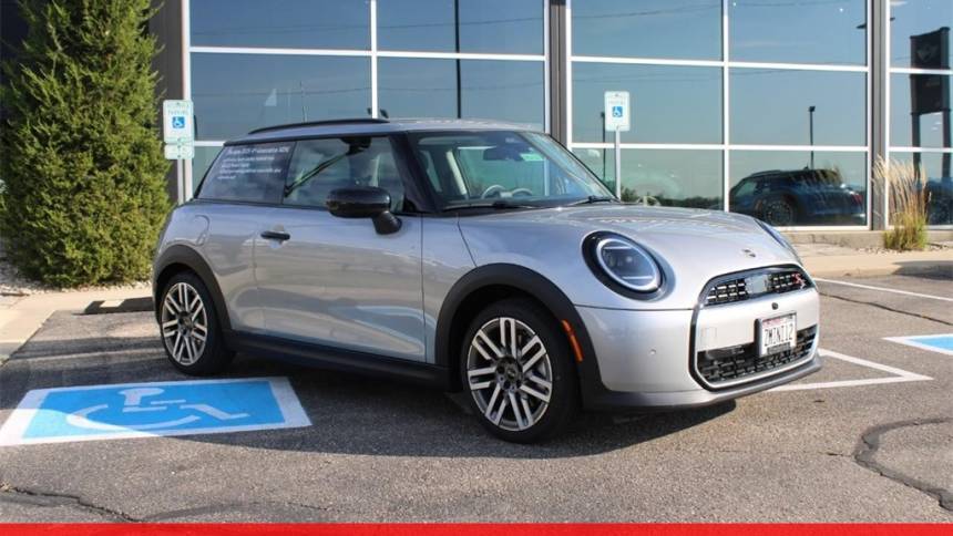 2025 MINI Hardtop Cooper S — Hatchback — 3,278 mi — Madison, WI