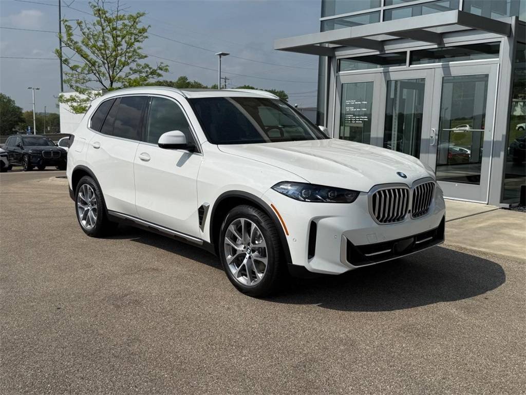 2026 BMW X5 50e — SUV — 2,600 mi — Madison, WI
