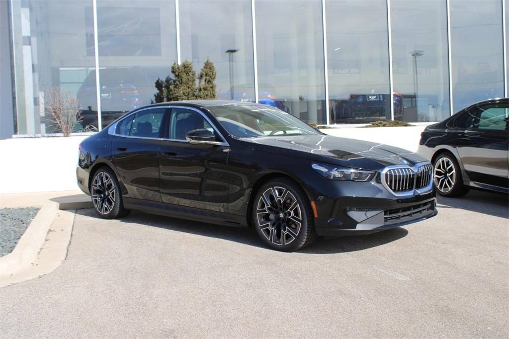 2024 BMW i5 eDrive40 — Sedan — 270 mi — Madison, WI