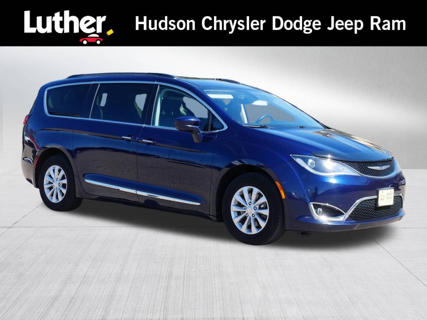 2017 Chrysler Pacifica Touring L — Minivan — 112,095 mi — Hudson, WI