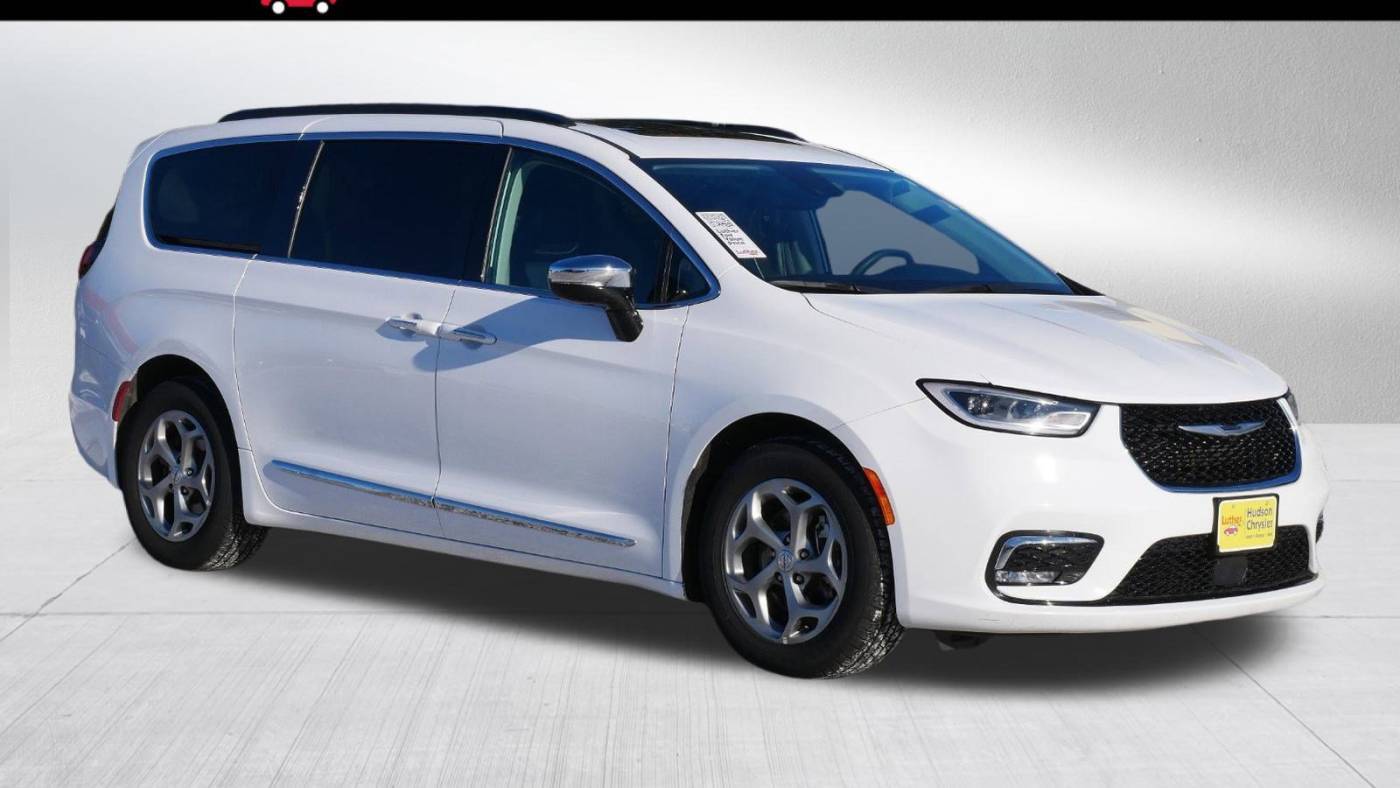 2023 Chrysler Pacifica Limited — Minivan — 71,467 mi — Hudson, WI