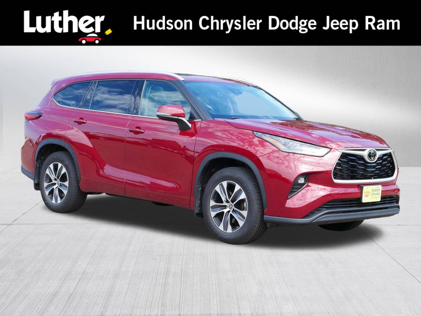 2022 Toyota Highlander XLE — SUV — 24,754 mi — Hudson, WI