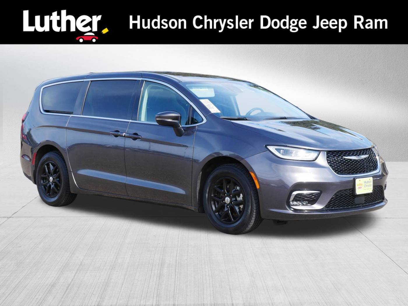 2023 Chrysler Pacifica Touring L — Minivan — 72,000 mi — Hudson, WI