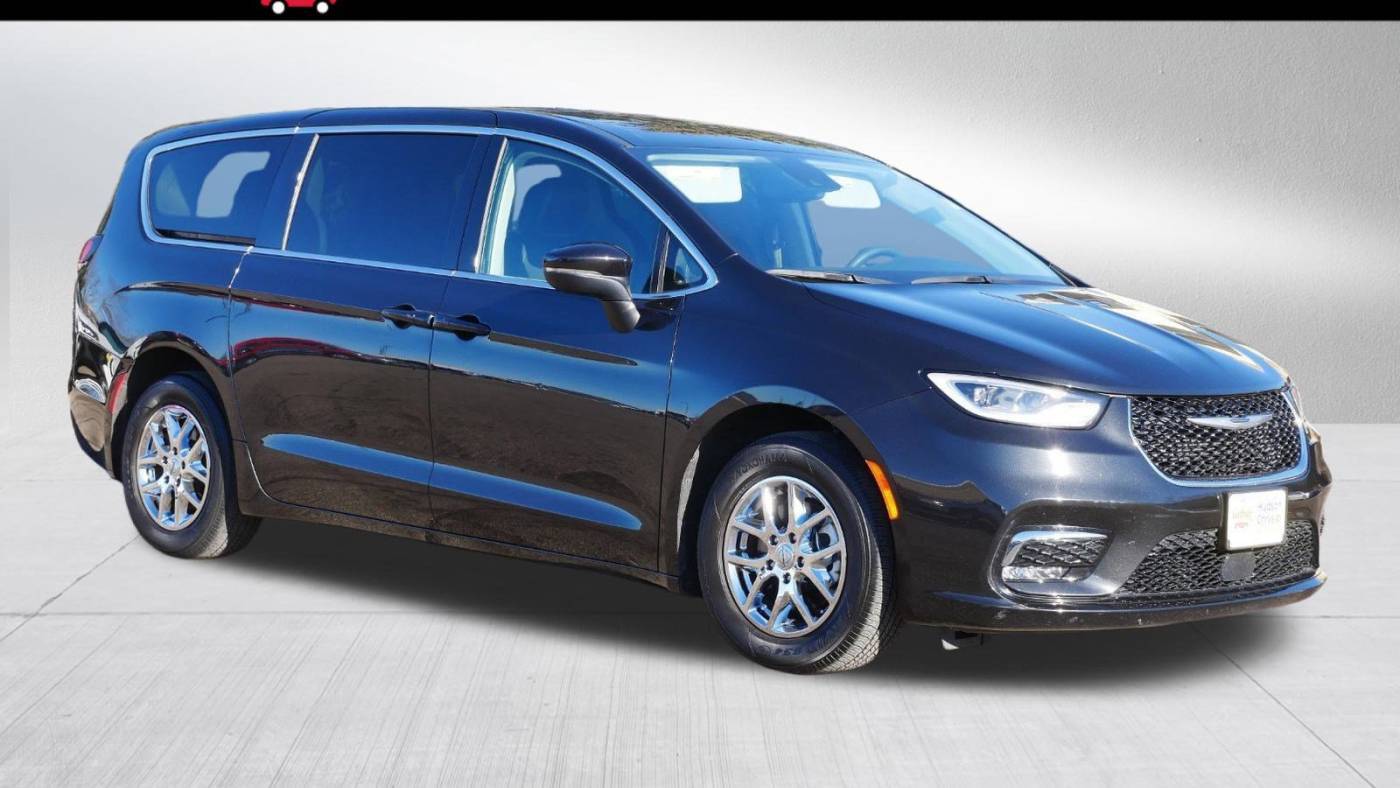 2023 Chrysler Pacifica Touring L — Minivan — 56,851 mi — Hudson, WI