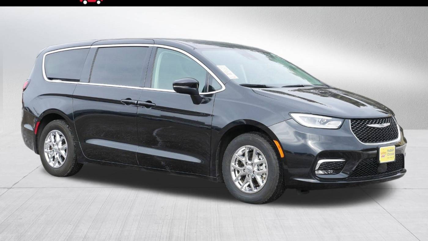 2023 Chrysler Pacifica Touring L — Minivan — 56,628 mi — Hudson, WI