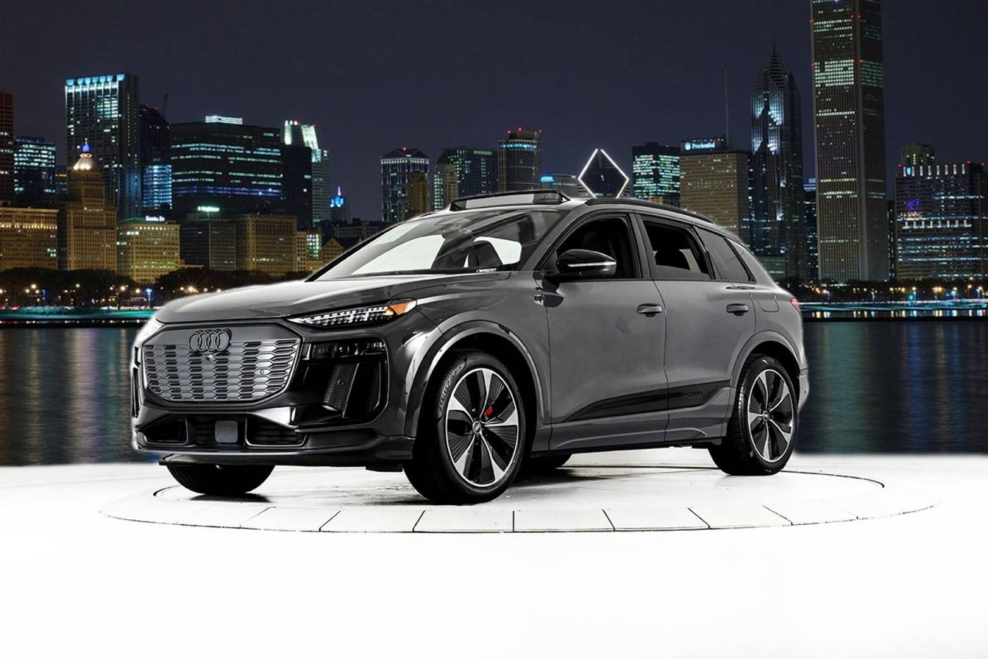2025 Audi SQ6 e-tron Prestige — SUV — 8,745 mi — Chicago, IL