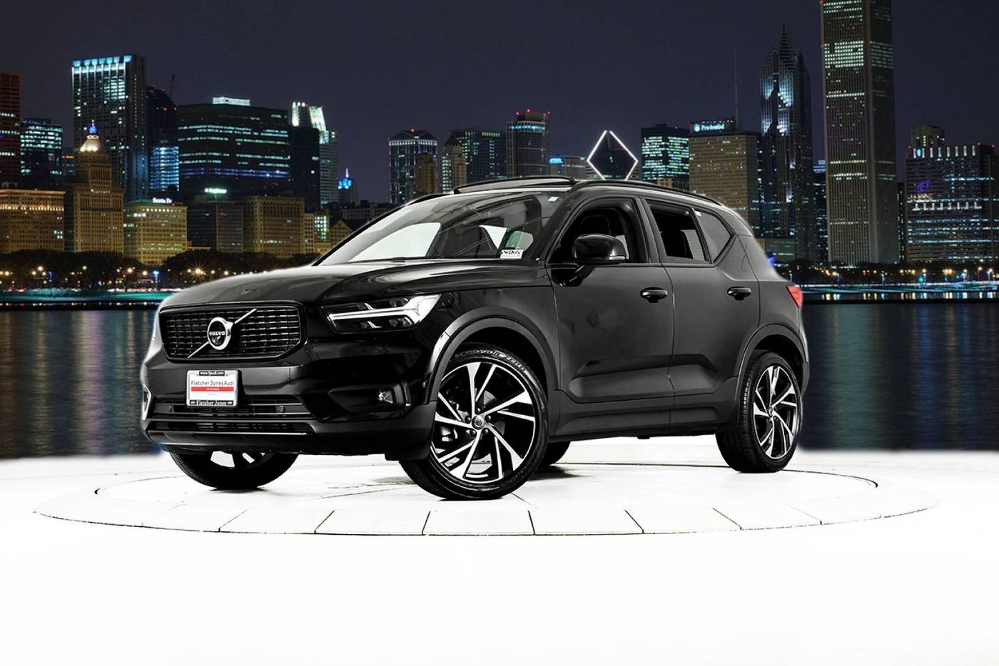 2022 Volvo XC40 R-Design — SUV — 16,847 mi — Chicago, IL