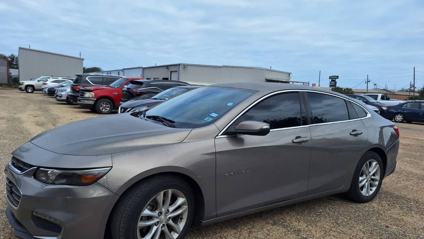 2017 Chevrolet Malibu LT — Sedan — 121,046 mi — Metairie, LA
