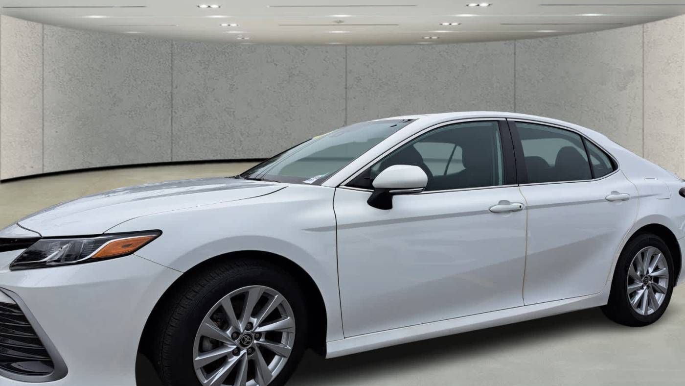 2021 Toyota Camry LE — Sedan — 32,802 mi — Metairie, LA
