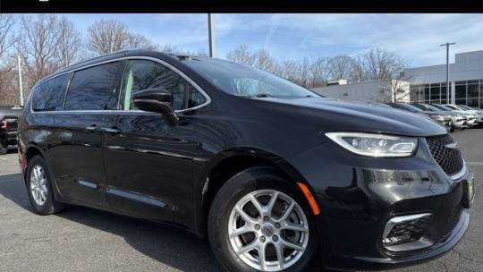 2021 Chrysler Pacifica Touring L — Minivan — 37,343 mi — Paramus, NJ