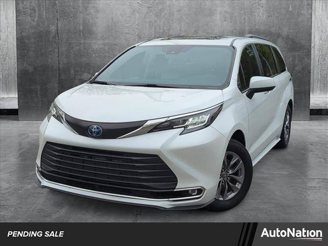 2022 Toyota Sienna XLE — Minivan — 59,734 mi — Buford, GA