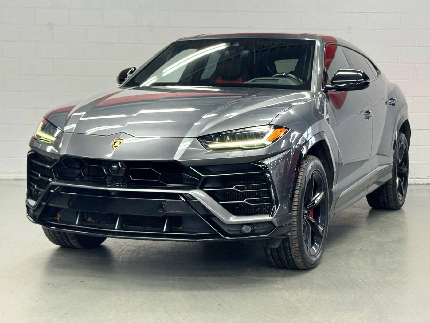 2019 Lamborghini Urus Standard