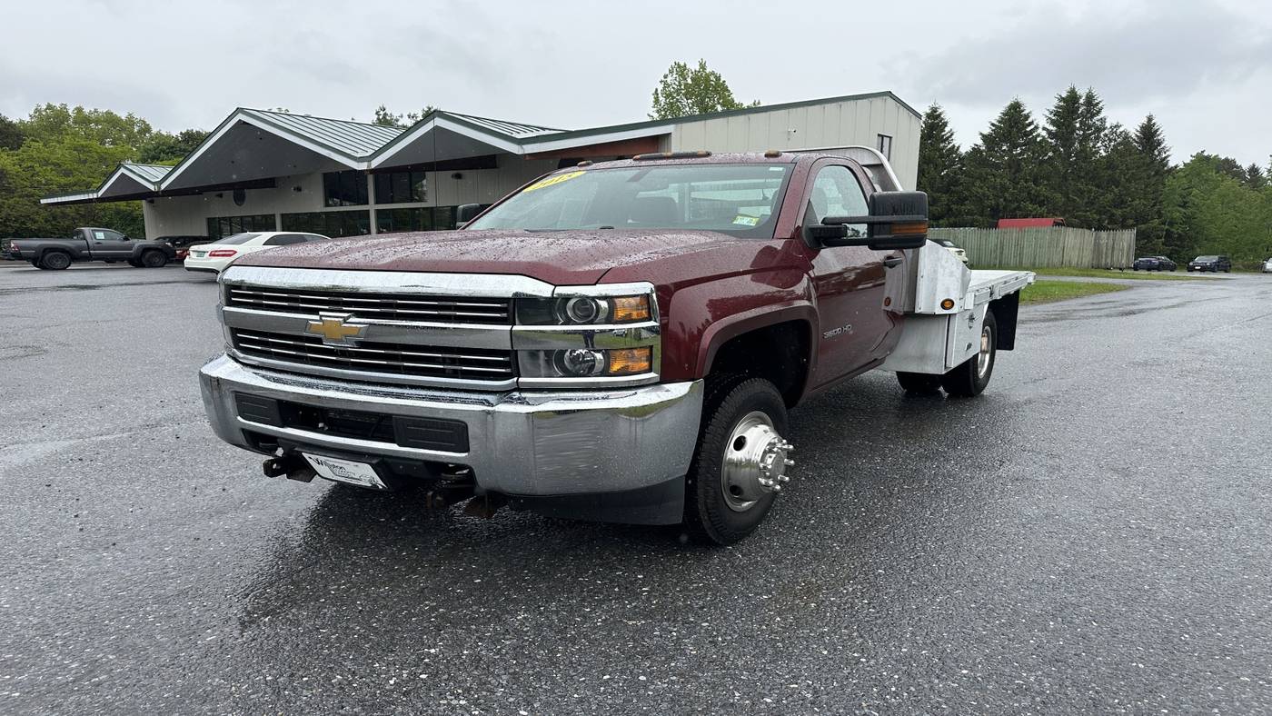 2015 Chevrolet Silverado 3500HD Chassis Cab WT — Chassis Cab Truck — 75,337 mi — South Burlington, VT