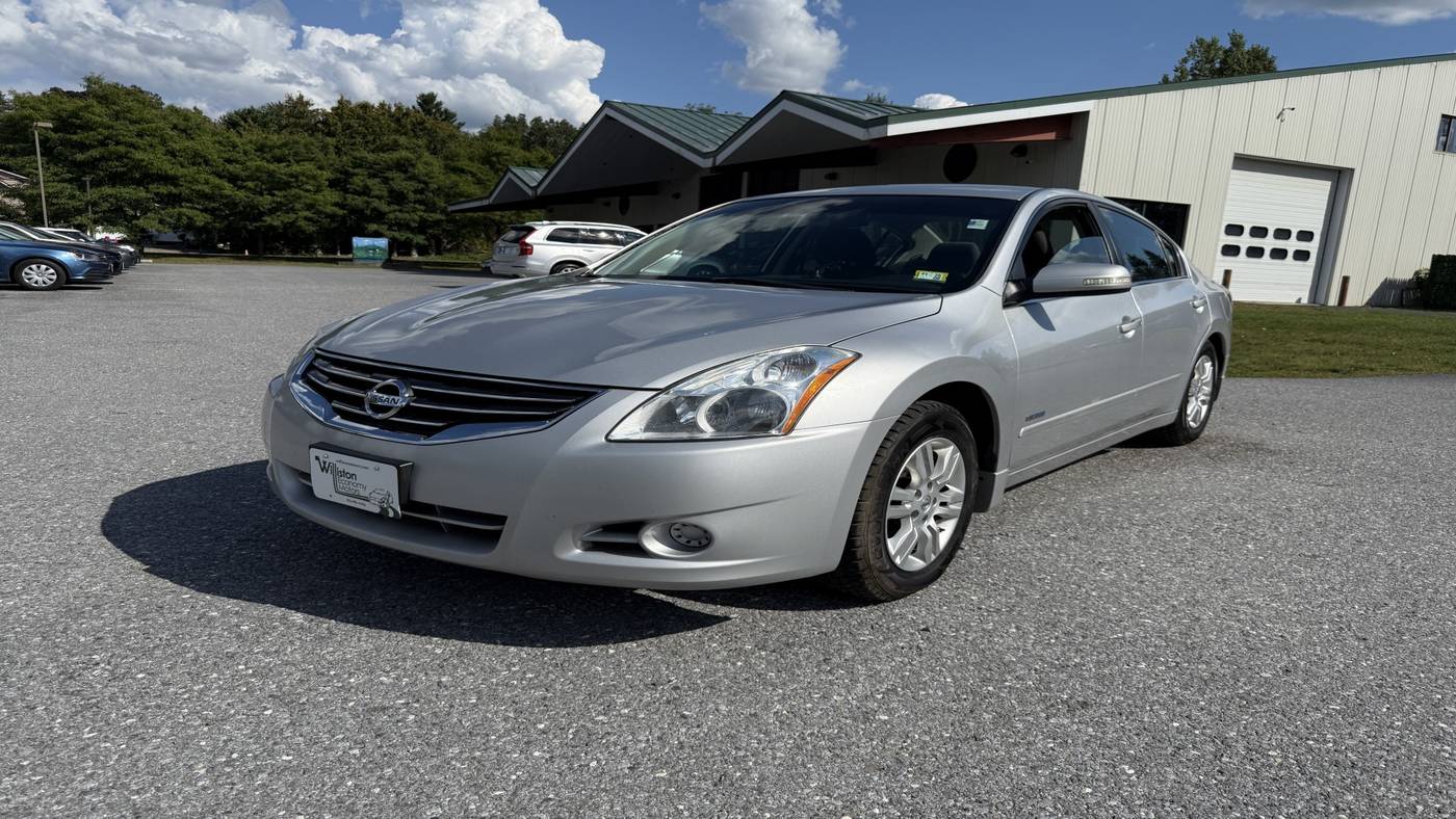 2011 Nissan Altima Base — Sedan — 102,014 mi — South Burlington, VT