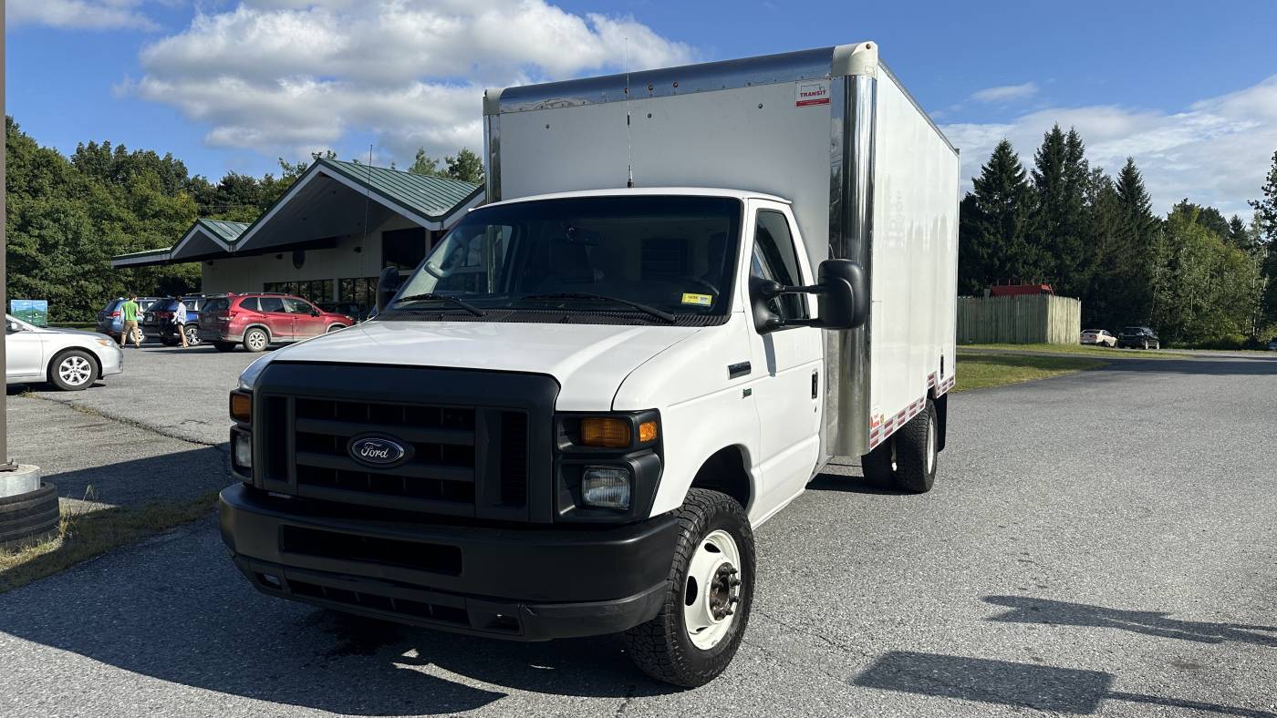 2017 Ford E-Series Cutaway E-450 — Chassis Cab Truck — 104,358 mi — South Burlington, VT