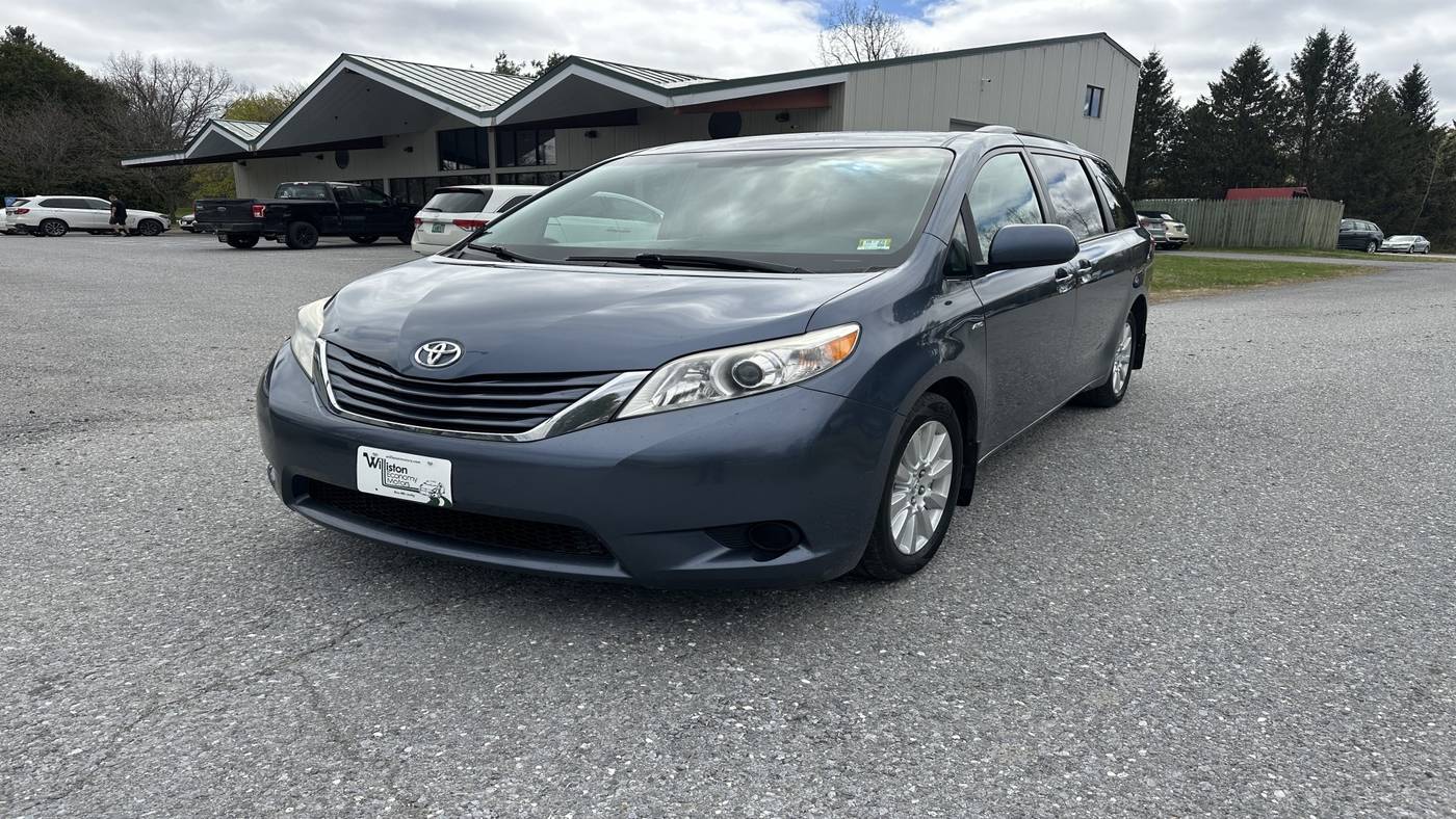 2017 Toyota Sienna LE — Minivan — 174,259 mi — South Burlington, VT